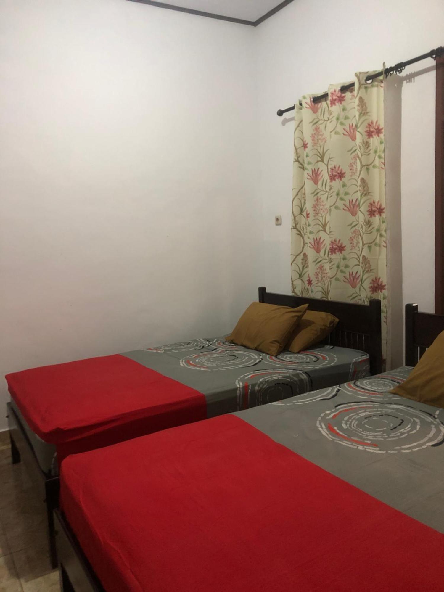 Pili Pili Homestay 6 Легиан Екстериор снимка